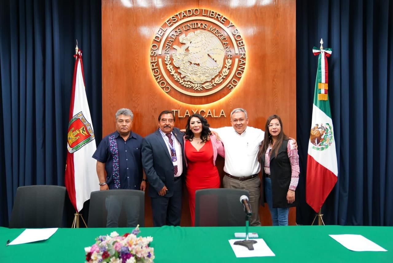 Evalúan a acreedores a la presea '50 años por la educación al servicio del pueblo' 2023